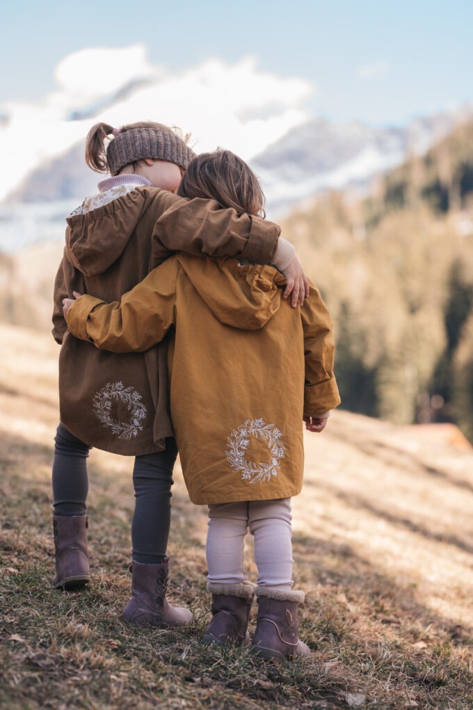 Wind und Wetter Jacke mit Stickerei – Bild 2