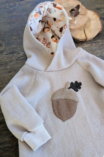 Walkpullover Eichenlaub Gr. 98/104 mit Eichelapplikation